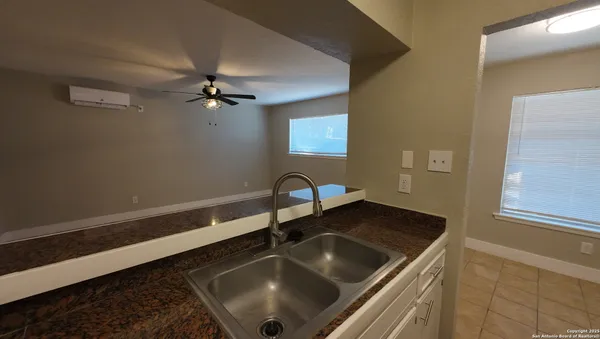 $750 | 516 Gentleman Road, Unit 15, Balcones Heights, TX 78201