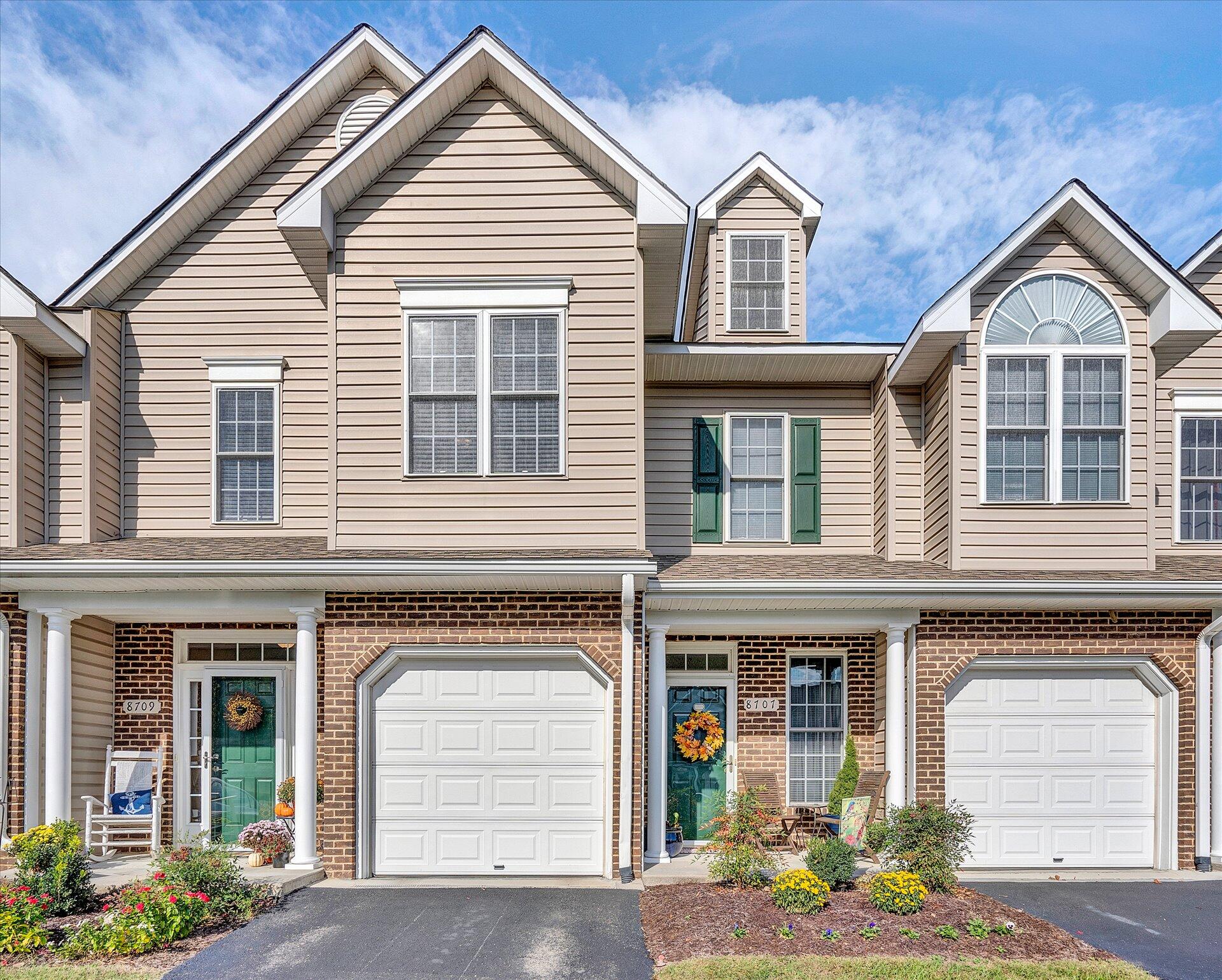 8709 Little Hoop Road Roanoke, VA 24019 - Photo 1 of 25 Front View