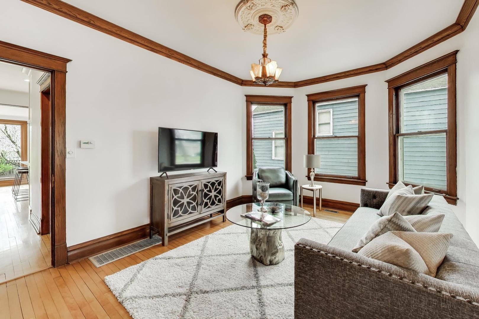 256 Blackhawk Road Riverside, IL 60546 - Photo 9 of 73