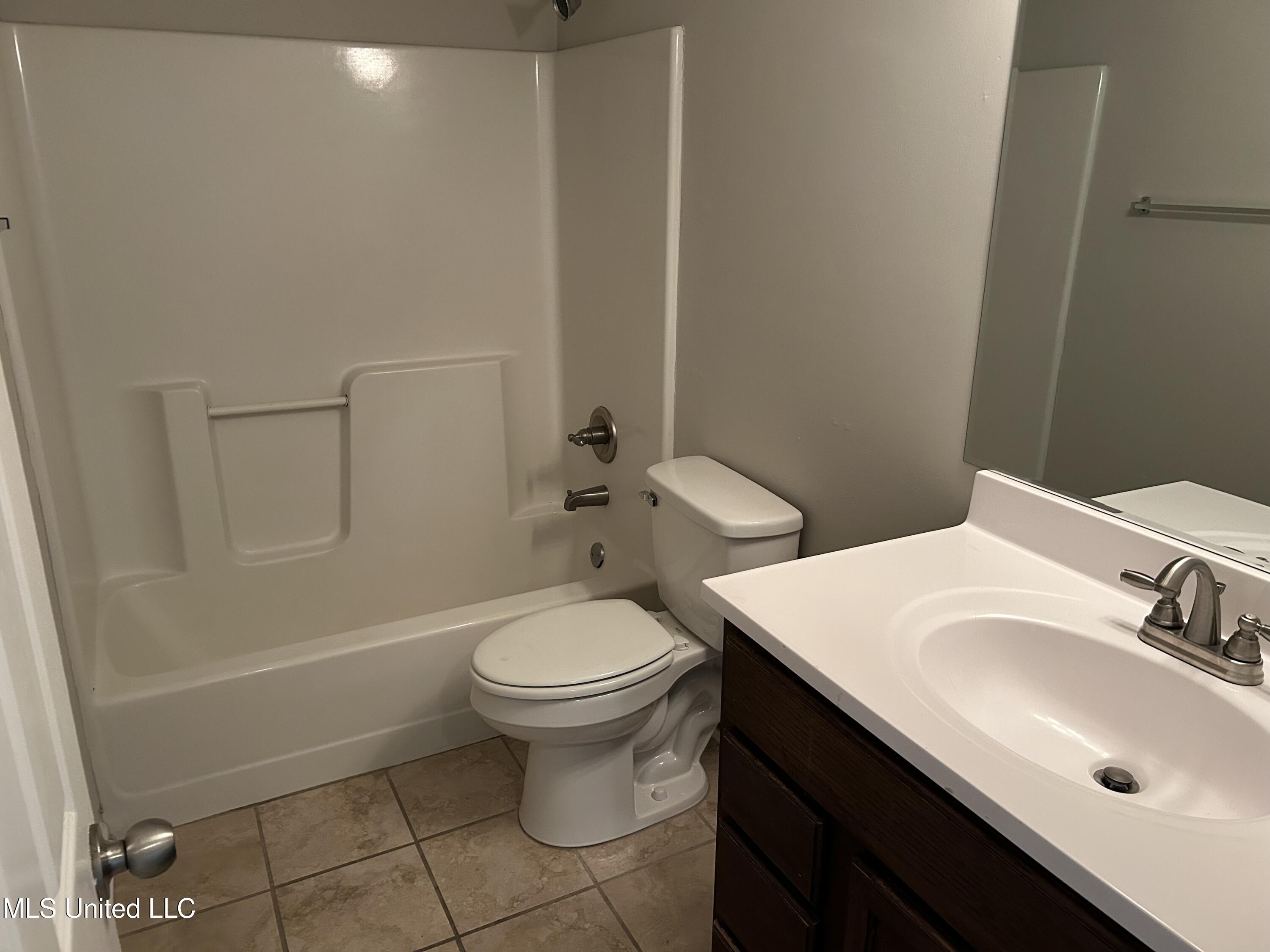 6795 Blocker Street, Unit 15 Olive Branch, MS 38654 - Photo 11 of 14 Photo Oct 15 2025, 1 46 11 PM