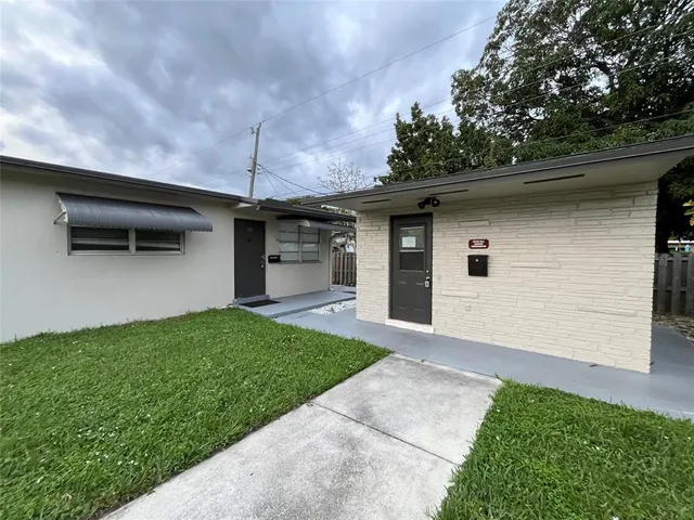 $1,495 | 2901 Jackson Street, Unit 11, Hollywood, FL 33020