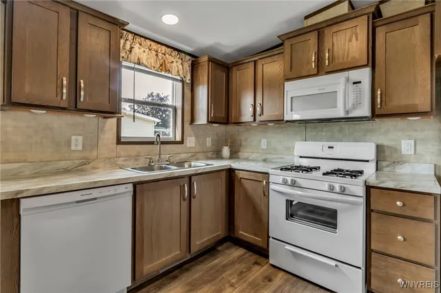 $109,900 | 4026 Seneca Parkway, Niagara, NY 14304