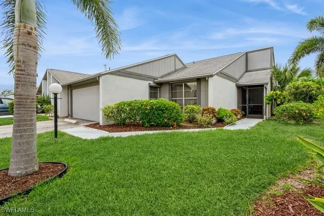 $229,000 | 9749 Maplecrest Circle, Lehigh Acres, FL 33936