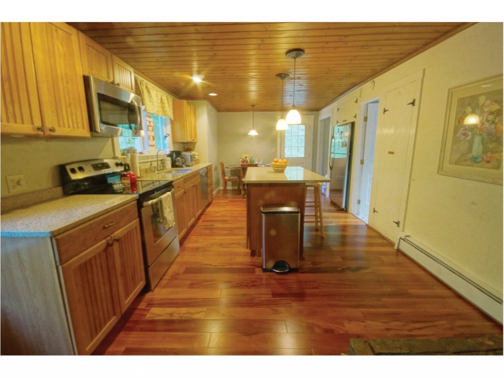 52 Scobie Pond Road Derry, NH 03038 - Photo 12 of 30