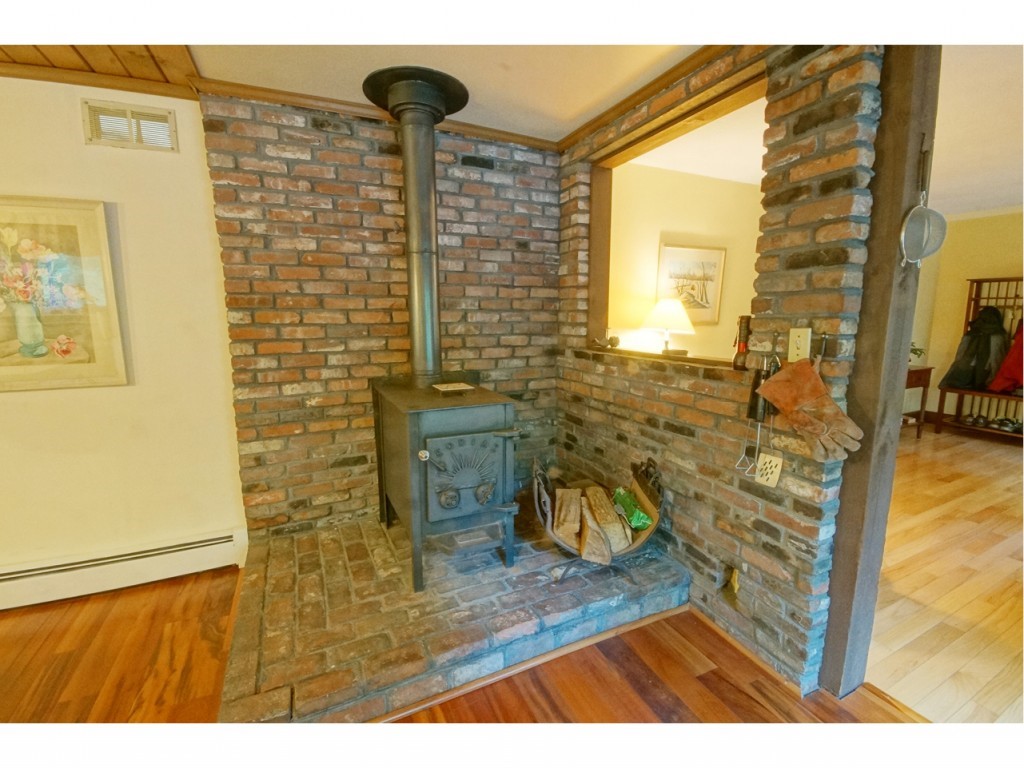 52 Scobie Pond Road Derry, NH 03038 - Photo 15 of 30