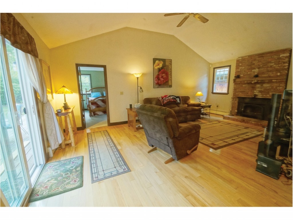 52 Scobie Pond Road Derry, NH 03038 - Photo 17 of 30
