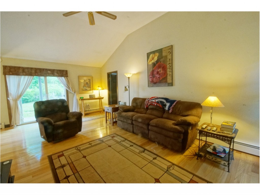 52 Scobie Pond Road Derry, NH 03038 - Photo 18 of 30