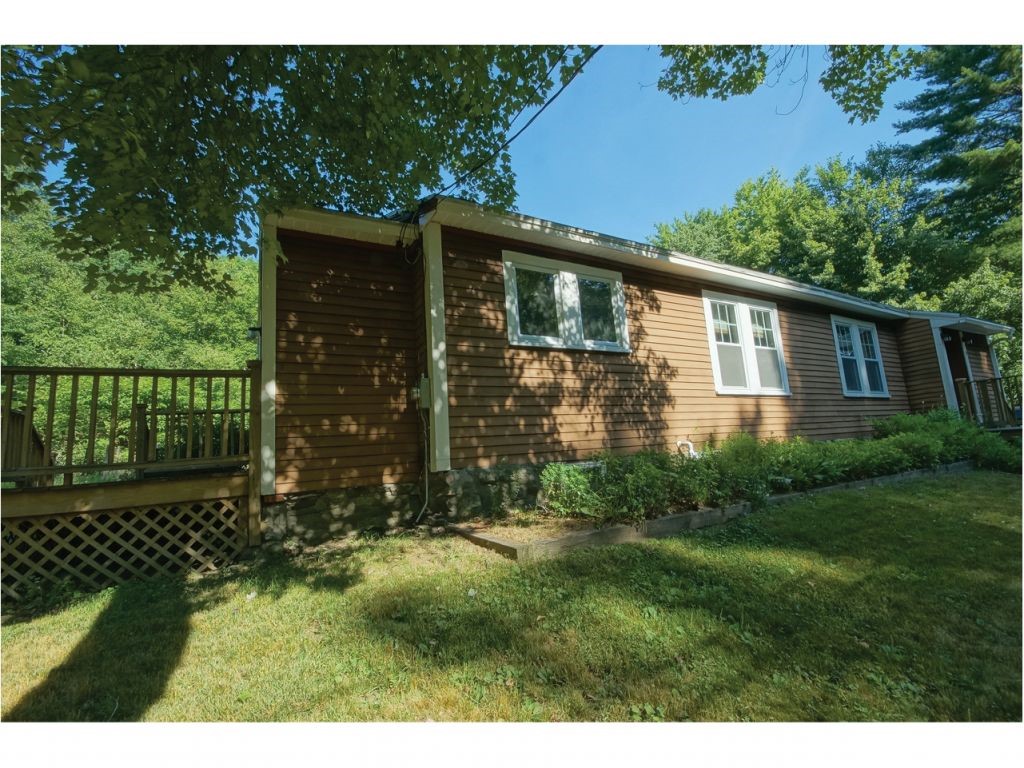 52 Scobie Pond Road Derry, NH 03038 - Photo 3 of 30