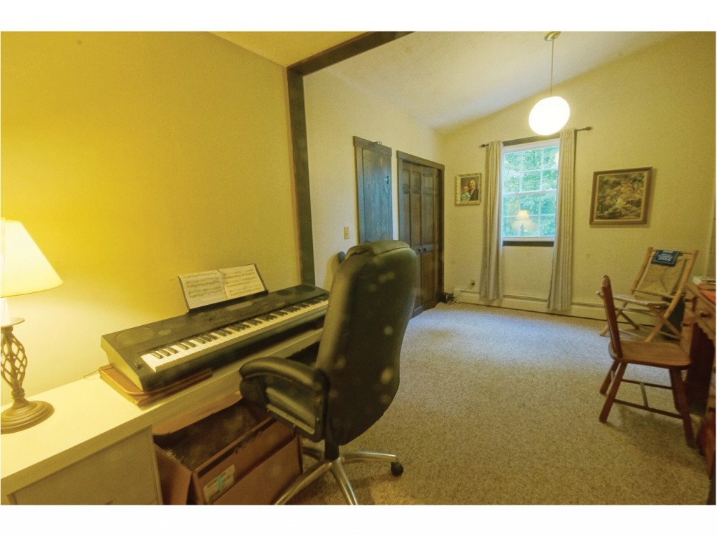 52 Scobie Pond Road Derry, NH 03038 - Photo 22 of 30