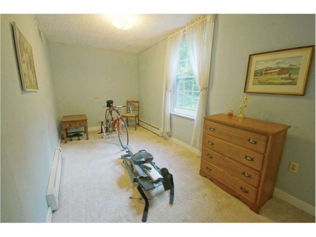 52 Scobie Pond Road Derry, NH 03038 - Photo 24 of 30