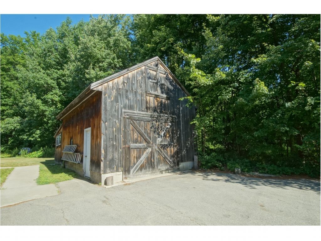 52 Scobie Pond Road Derry, NH 03038 - Photo 28 of 30