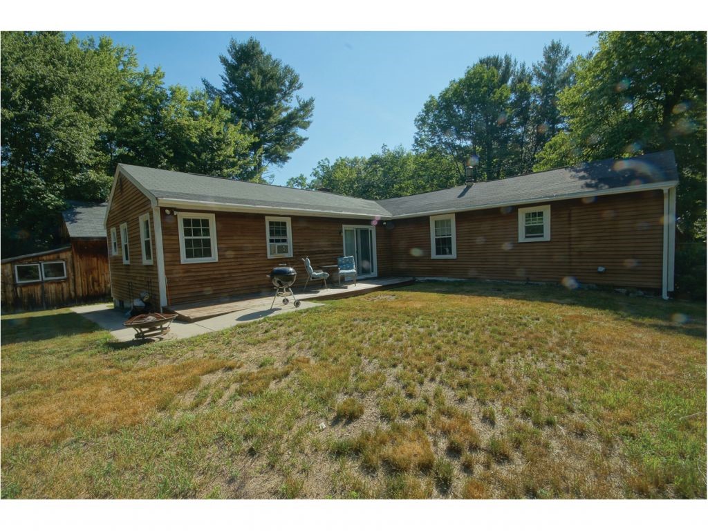 52 Scobie Pond Road Derry, NH 03038 - Photo 5 of 30