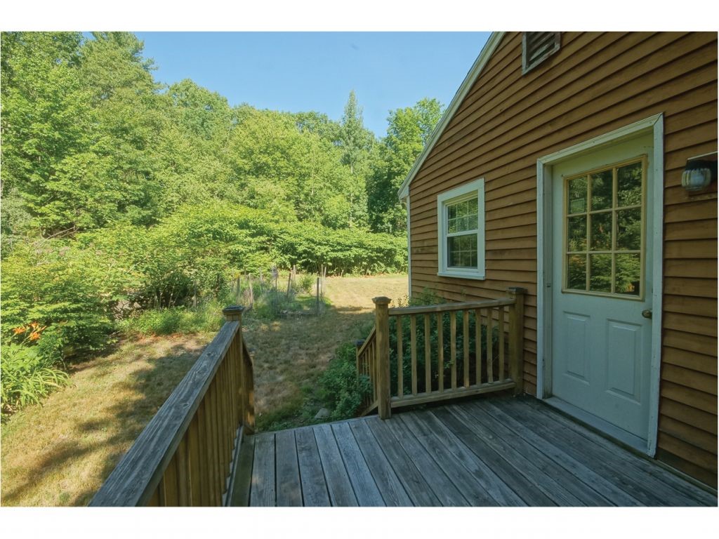 52 Scobie Pond Road Derry, NH 03038 - Photo 8 of 30