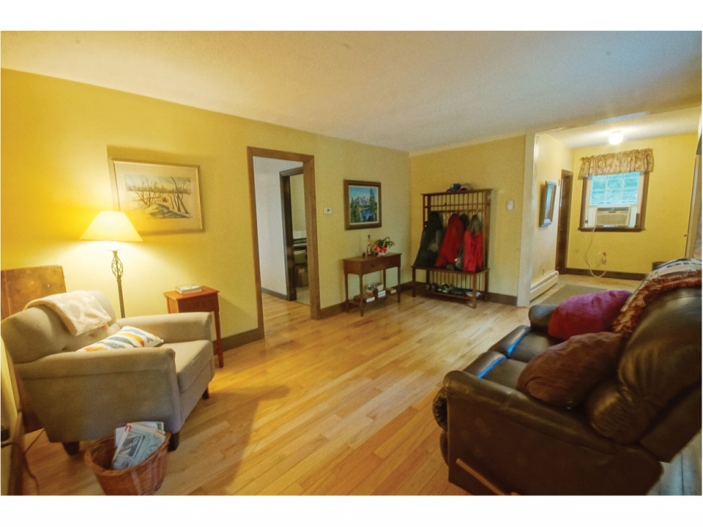 52 Scobie Pond Road Derry, NH 03038 - Photo 10 of 30