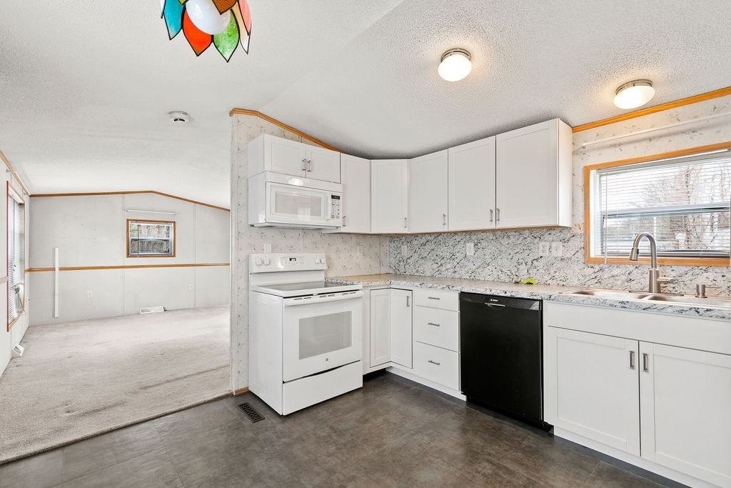 8 Swifts Beach Road, Unit 23 Wareham, MA 02571 - Photo 13 of 25 Gallery Image 13