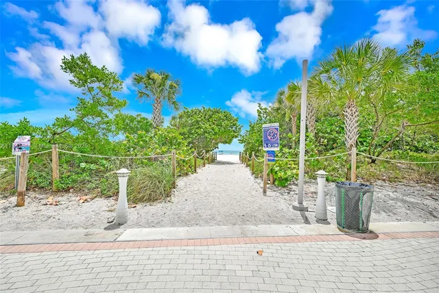 $475,000 | 5555 Collins Avenue, Unit 17A, Miami Beach, FL 33140