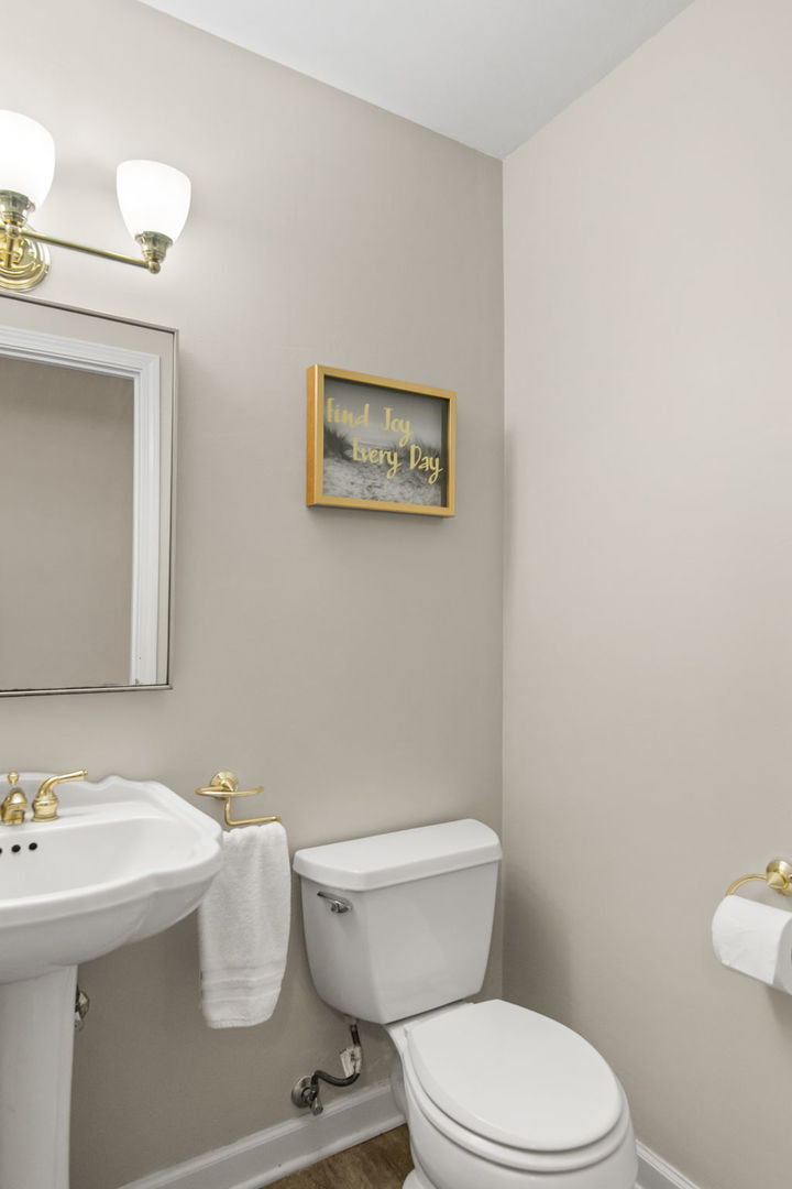 995 Georgetowne Lane Barrington, IL 60010 - Photo 11 of 27