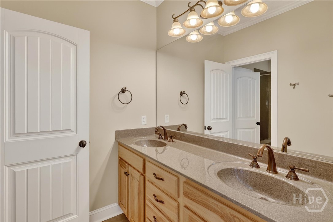 197 Cubbedge Drive Rincon, GA 31326 - Photo 29 of 43 Guest en-suite (Jack and Jill)