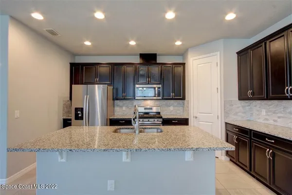 $3,200 | 7753 Poulicny Lane, Melbourne, FL 32940