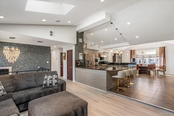 $1,289,000 | 3822 Greentree Drive, Oceanside, NY 11572