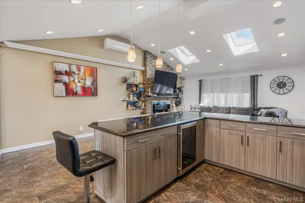 $1,289,000 | 3822 Greentree Drive, Oceanside, NY 11572