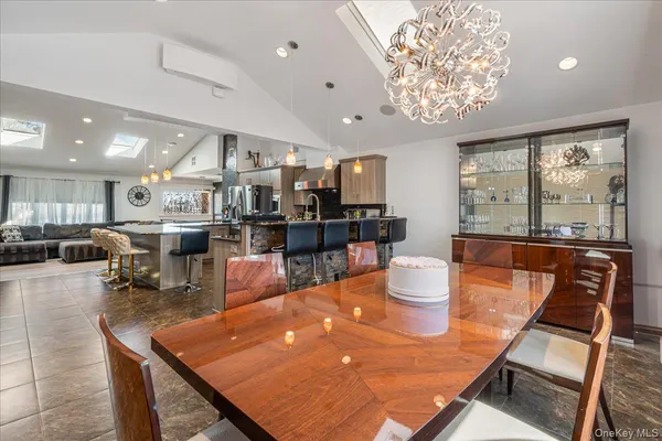 $1,289,000 | 3822 Greentree Drive, Oceanside, NY 11572