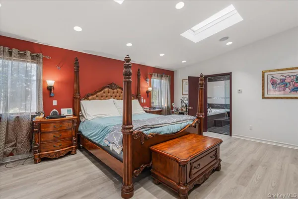 $1,289,000 | 3822 Greentree Drive, Oceanside, NY 11572
