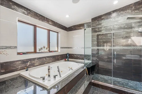 $1,289,000 | 3822 Greentree Drive, Oceanside, NY 11572