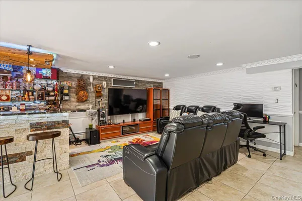 $1,289,000 | 3822 Greentree Drive, Oceanside, NY 11572