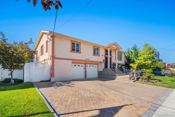 $1,289,000 | 3822 Greentree Drive, Oceanside, NY 11572