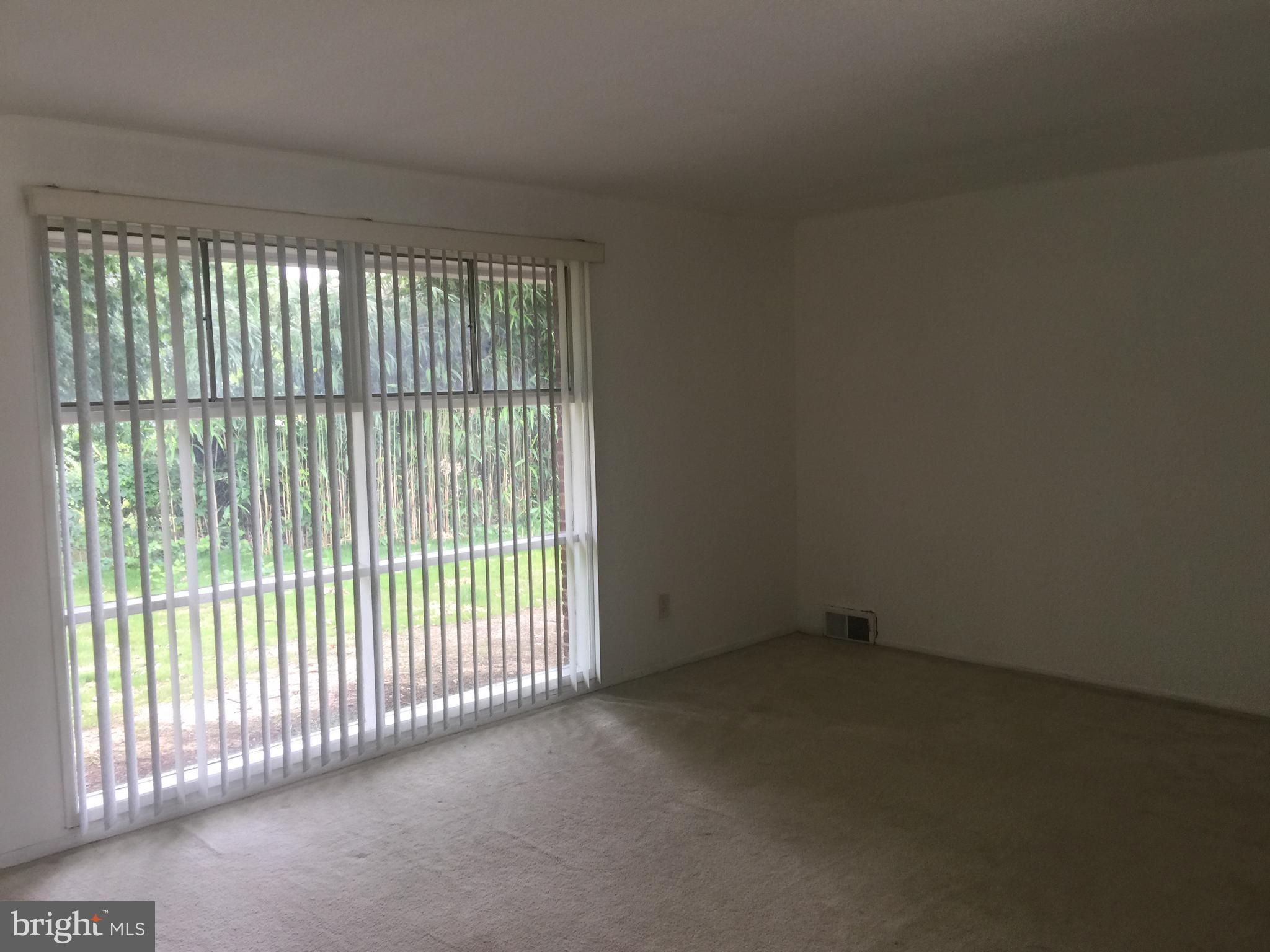 7105 Reservoir Road Springfield, VA 22150 - Photo 6 of 14 Open Living area!