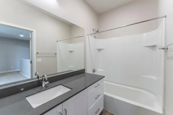 $2,495 | 432 South 32nd Street, Unit 122, Mesa, AZ 85204