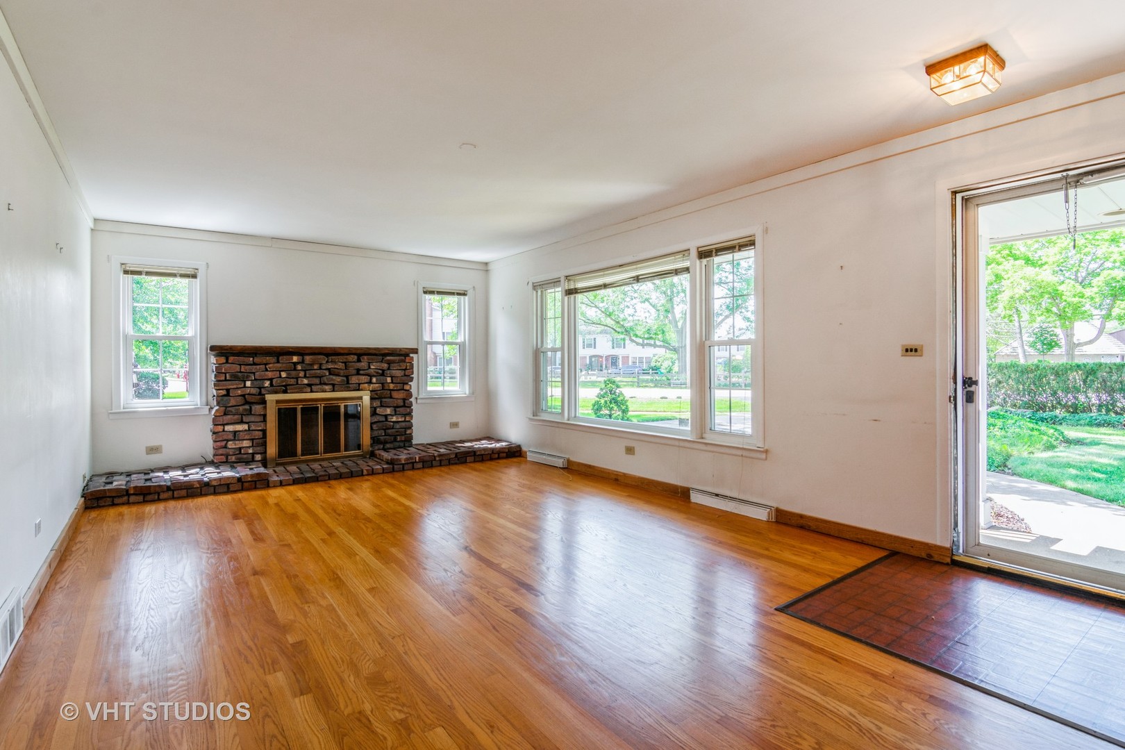 217 North Happ Road Northfield, IL 60093 - Photo 3 of 11