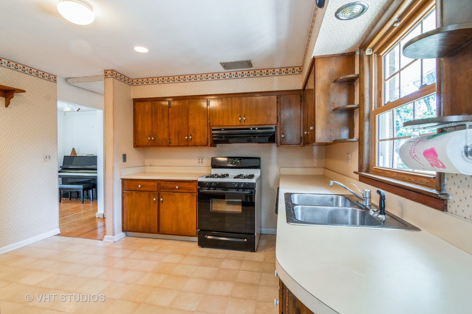 217 North Happ Road Northfield, IL 60093 - Photo 5 of 11