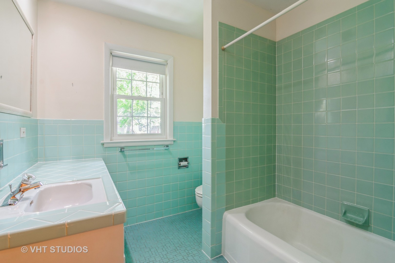 217 North Happ Road Northfield, IL 60093 - Photo 8 of 11