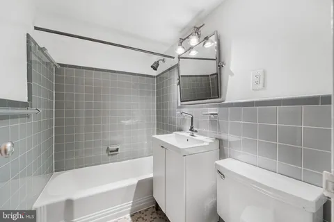 $243,000 | 4600 Connecticut Avenue Northwest, Unit 717, Washington, DC 20008