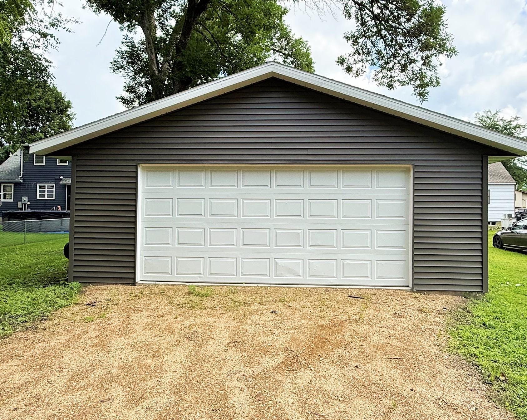 1004 6th Street Southwest Willmar, MN 56201 - Photo 2 of 15