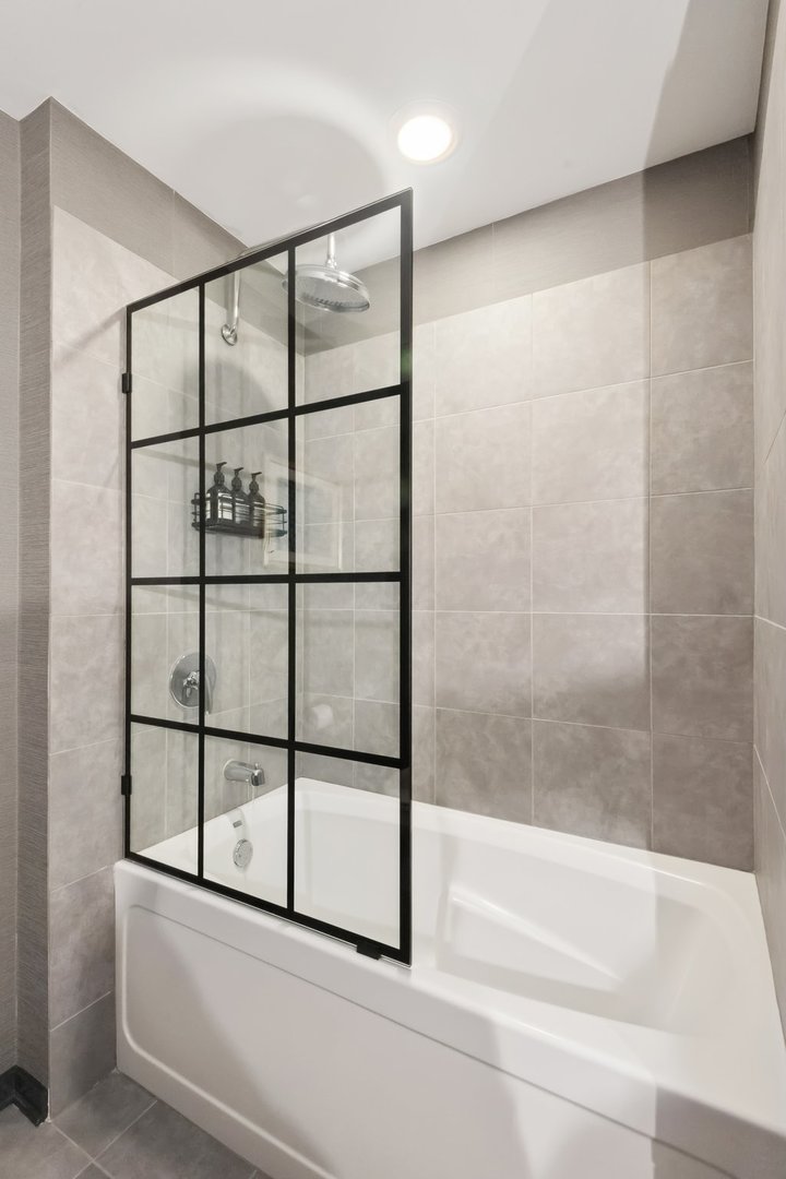 125 South Green Street, Unit 506A Chicago, IL 60607 - Photo 18 of 21