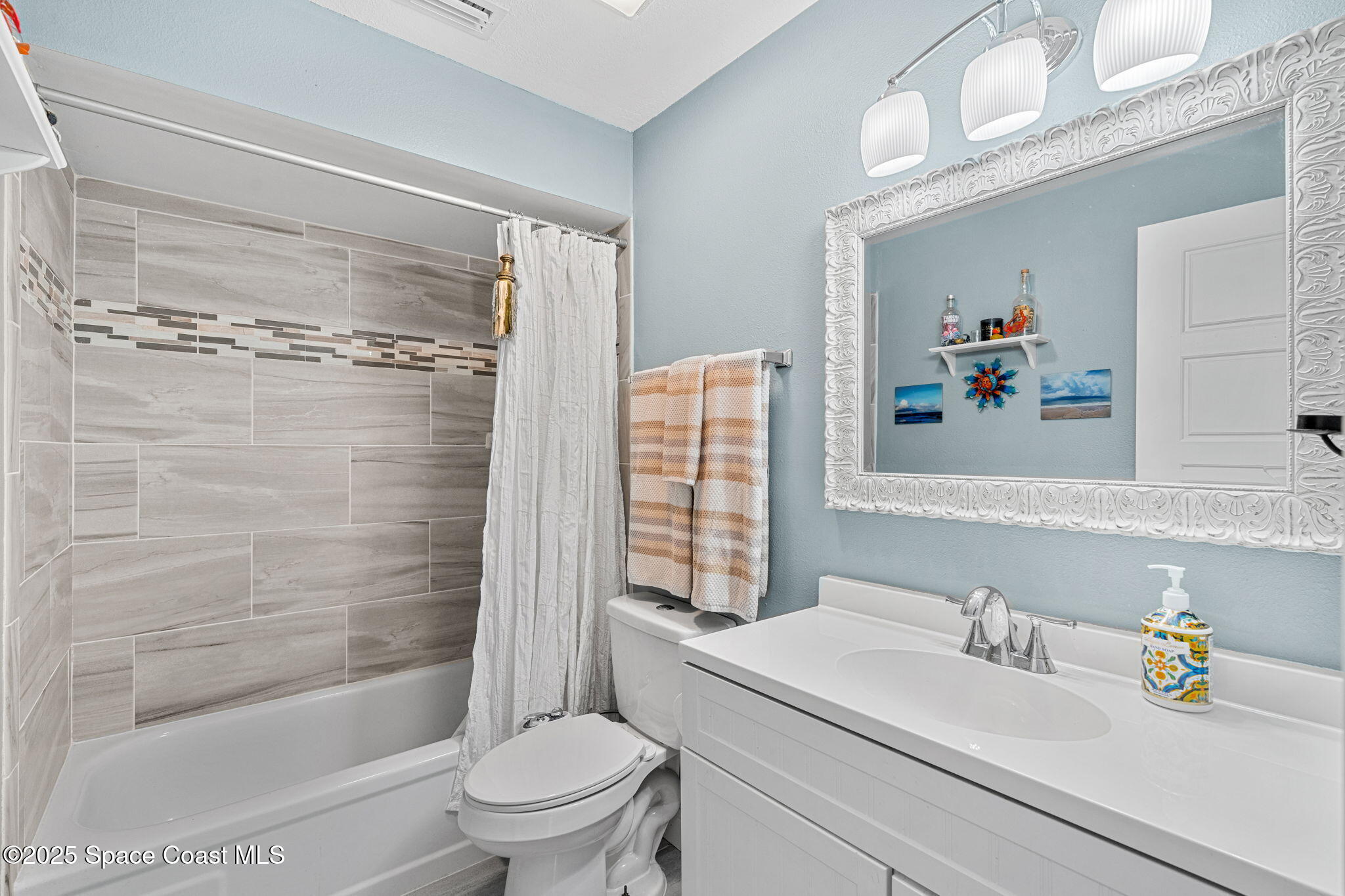 2310 Shell Avenue Indialantic, FL 32903 - Photo 19 of 42 Full Guest Bath