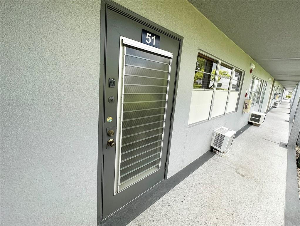 51 Suffolk B, Unit 51 Boca Raton, FL 33434 - Photo 5 of 18 Entry