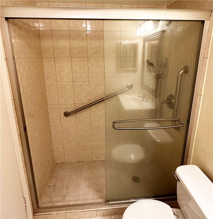 51 Suffolk B, Unit 51 Boca Raton, FL 33434 - Photo 10 of 18 Master Shower