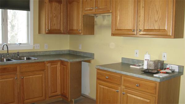 595 Cooley Street Springfield, MA 01128 - Photo 4 of 20 Gallery Image 4