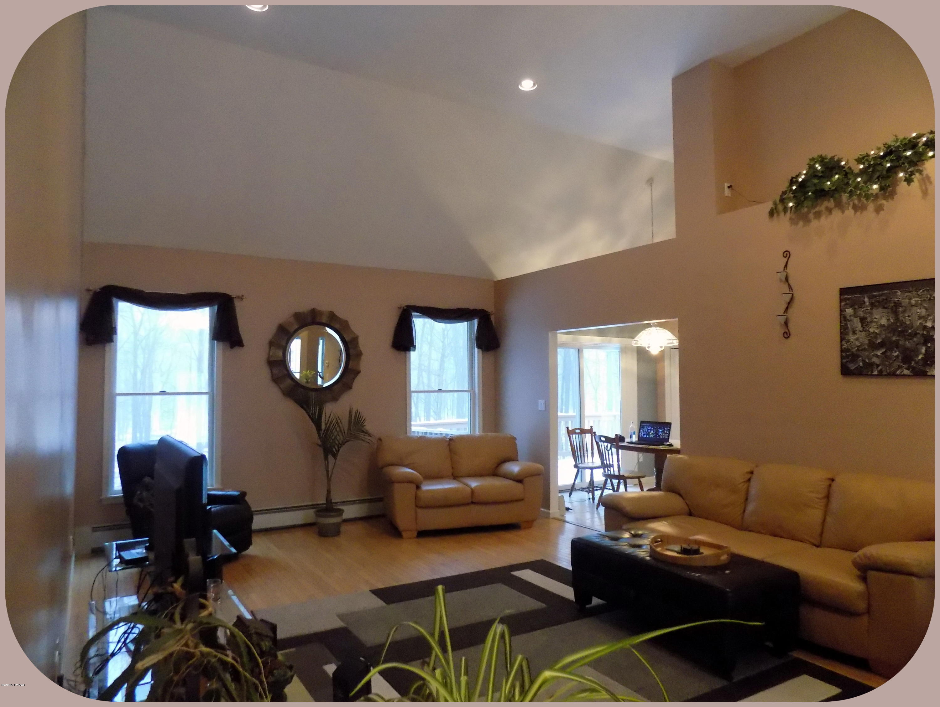 143 Bloss Road Canadensis, PA 18325 - Photo 4 of 38 Gallery Image 4