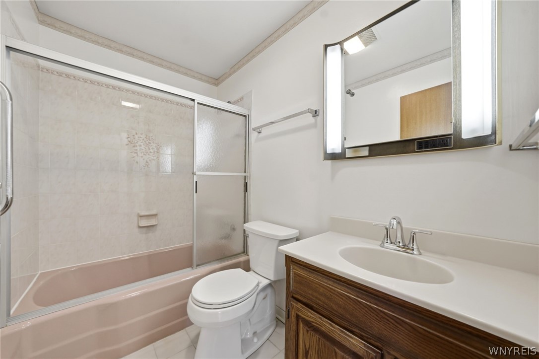 2484 River Road Wheatfield, NY 14304 - Photo 20 of 45 Full Bath View 1