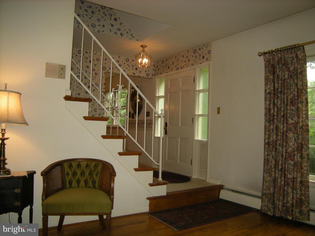 1448 Mission Road Lancaster, PA 17601 - Photo 4 of 24
