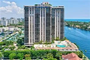 $4,000 | 19667 Turnberry Way, Unit 4D, Aventura, FL 33180