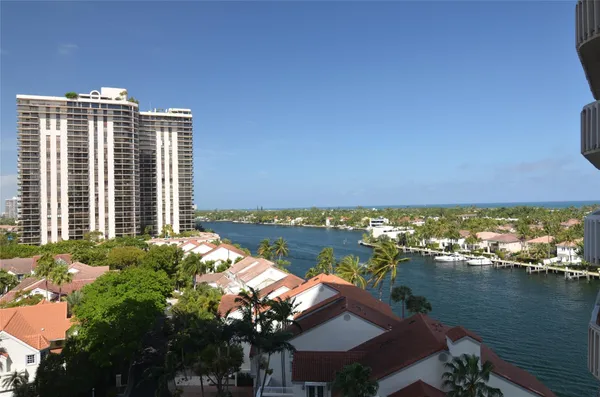 $4,000 | 19667 Turnberry Way, Unit 4D, Aventura, FL 33180