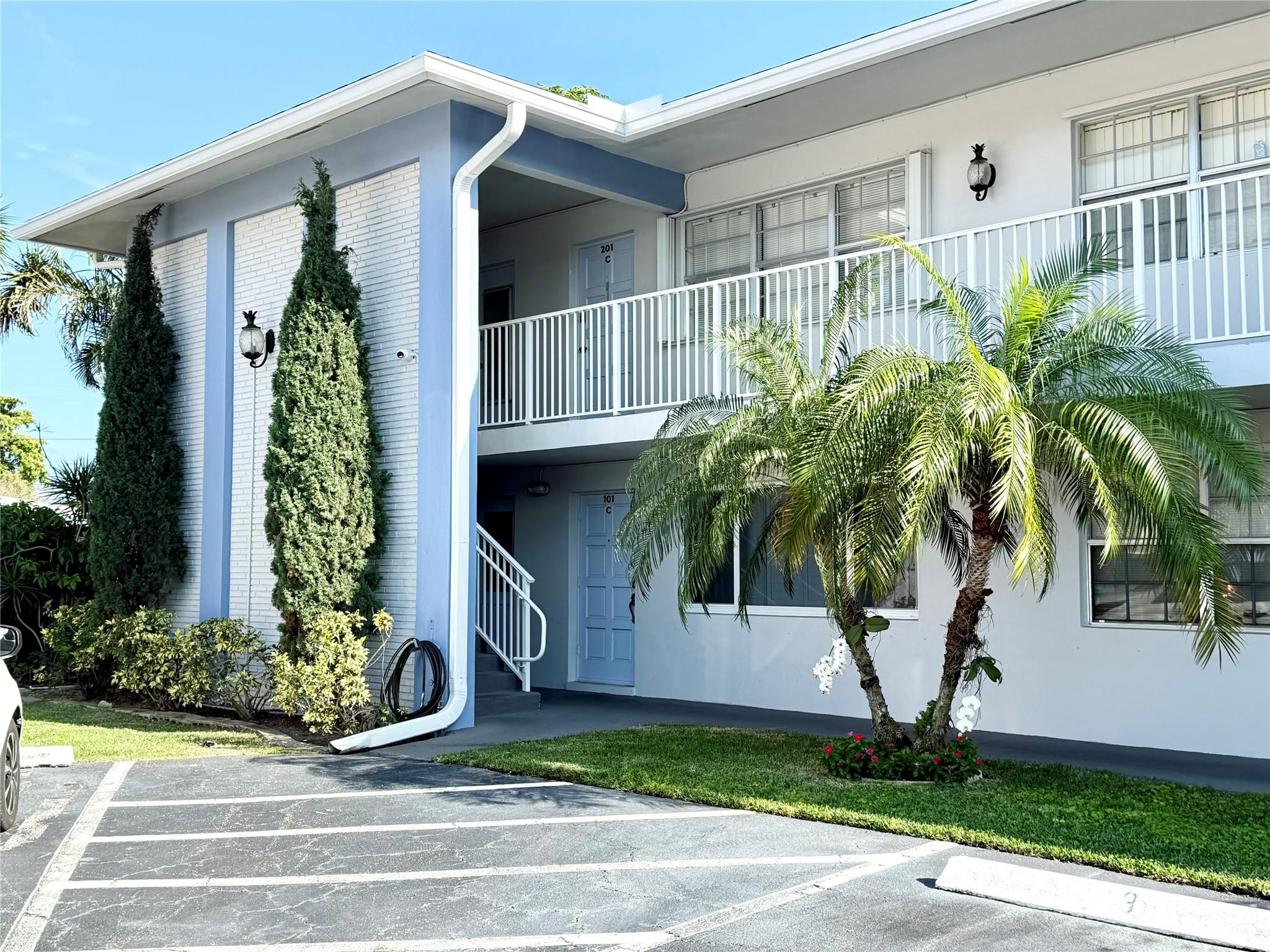 4111 Northeast 21st Way, Unit 201 Lighthouse Point, FL 33064 - Photo 15 of 18 Photo 15