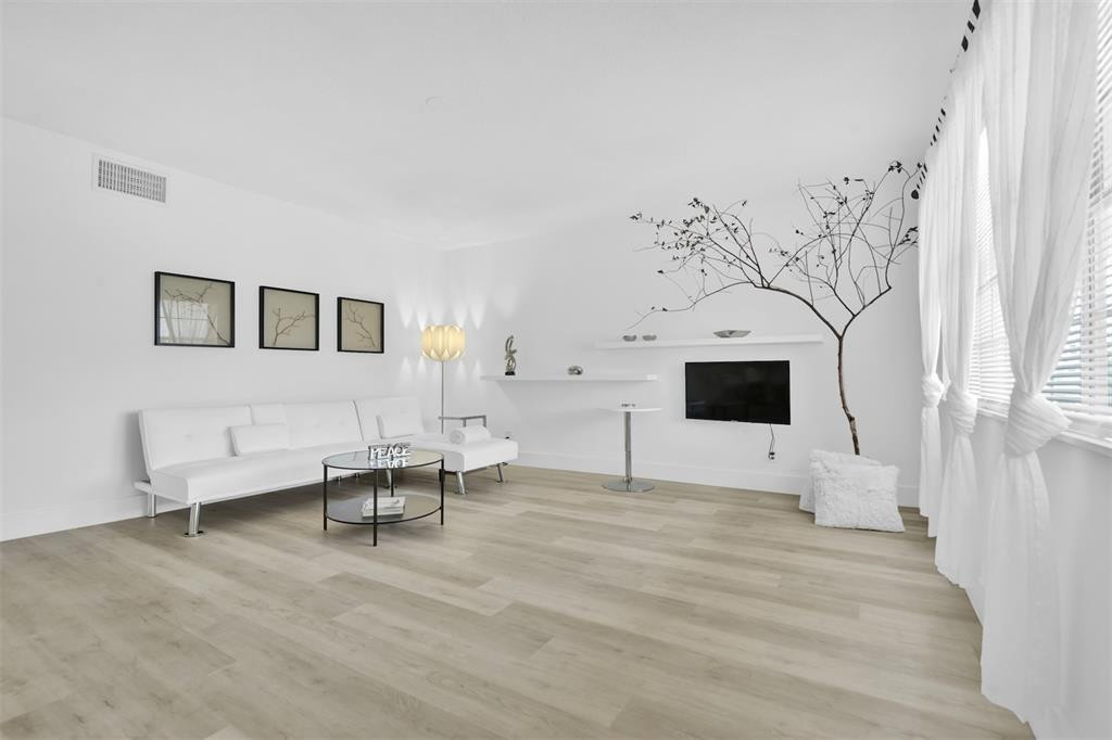 4111 Northeast 21st Way, Unit 201 Lighthouse Point, FL 33064 - Photo 3 of 18 Photo 3