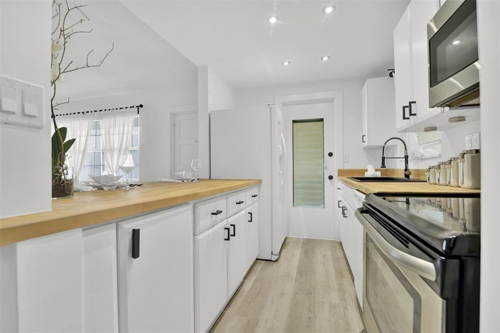 4111 Northeast 21st Way, Unit 201 Lighthouse Point, FL 33064 - Photo 6 of 18 Photo 6